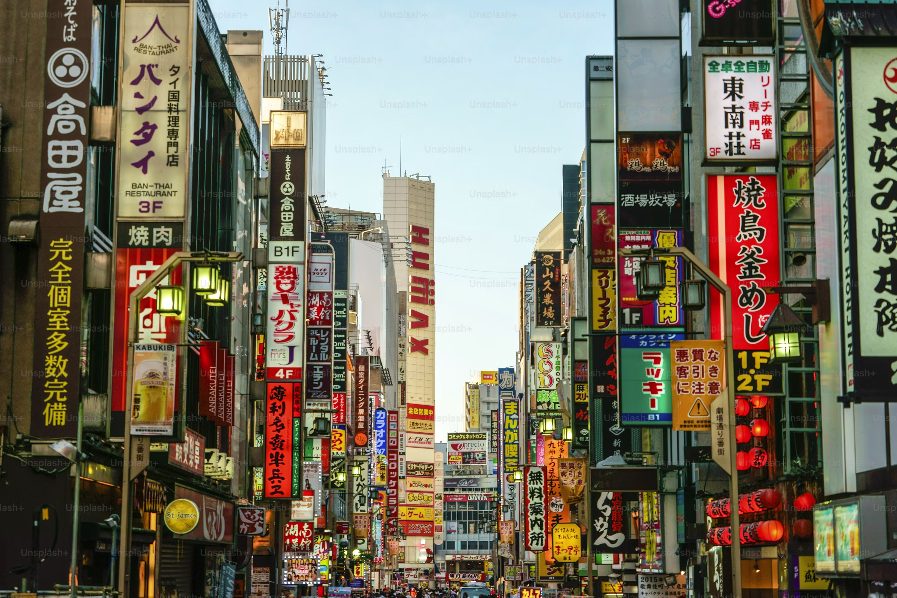 © rodolfo barretto (@rodolfobarreto) tokyo, cityscape et photographie de rue unsplash